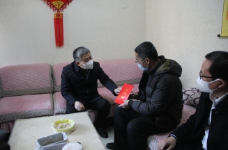市委常委、副市長(zhǎng)賈剛走訪(fǎng)慰問(wèn)公司困難職工